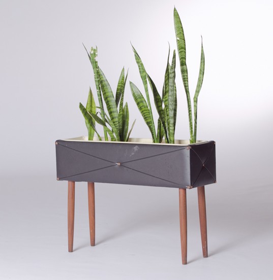 Black planter box - Vampt Vintage Design