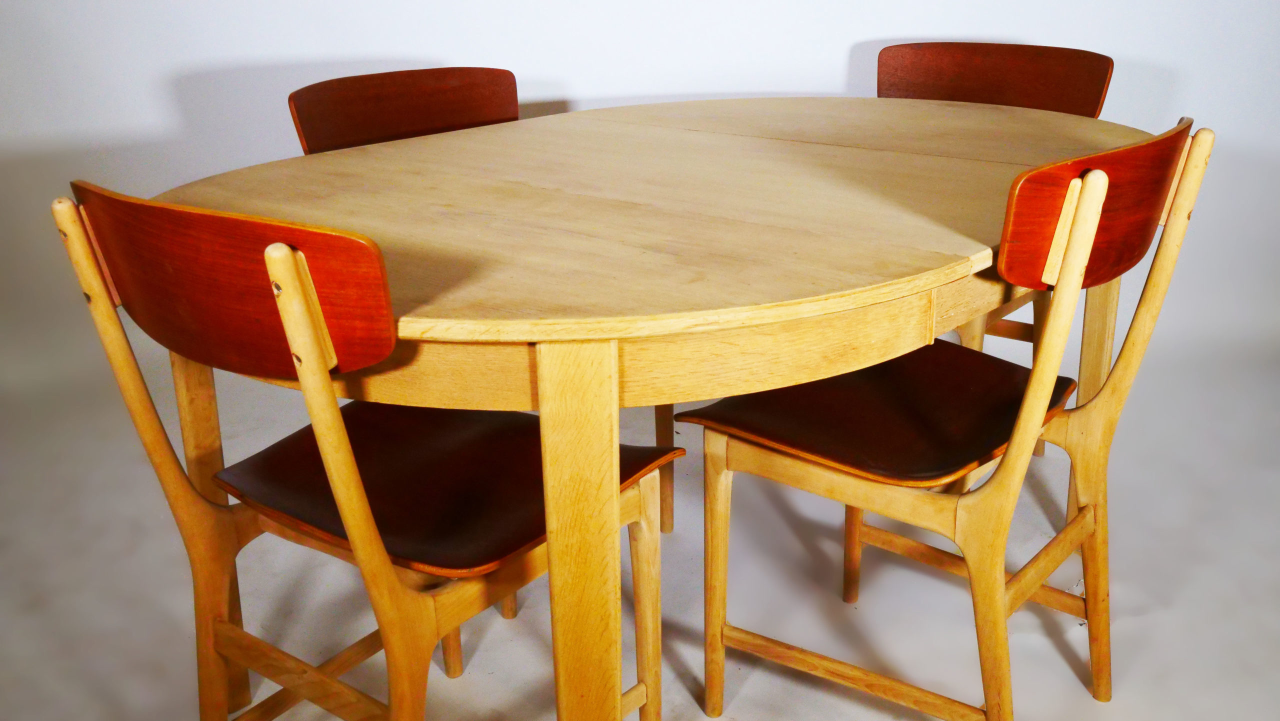 Danish Oval Oak Dining Table with 2 Extension Leaves - Vampt Vintage Design
