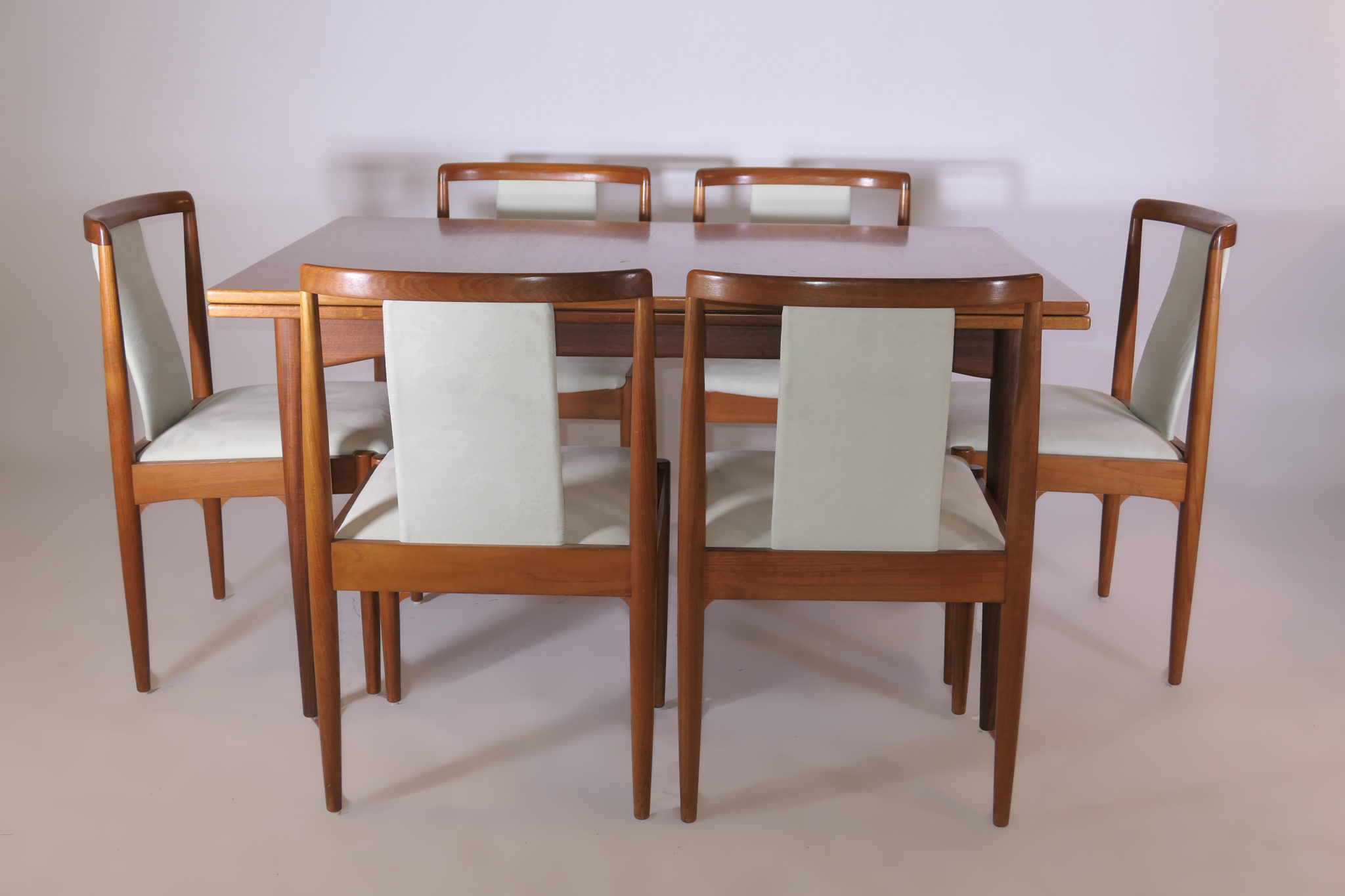 Parker Teak Extension table with Dining chairs Vampt Vintage Design