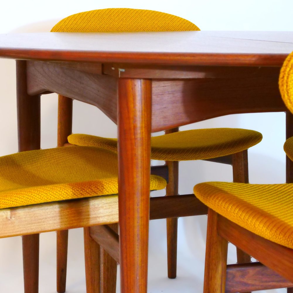 Round Teak Extension table Vampt Vintage Design