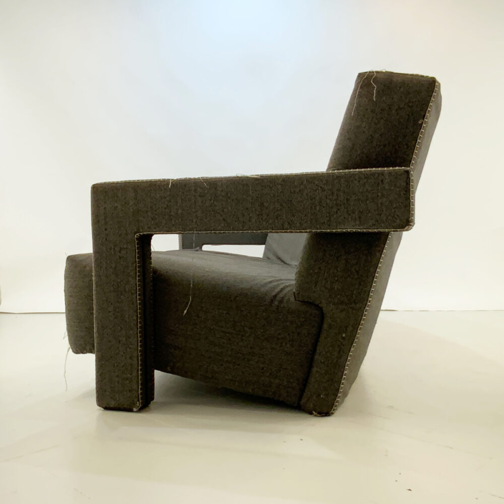 Utrecht Sofa by Gerrit Rietveld, made by Cassina in 1960's - Vampt ...